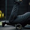 Roller fitness do masażu ciała, średnio twardy, wałek z wypustkami, czarny