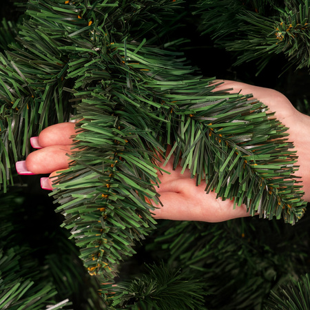 Sztuczna choinka sosna leśna 220 cm jak żywa Royal Trees premium z drewnianym stojakiem